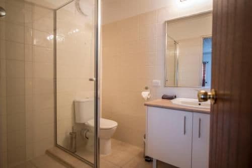 One-Bedroom Apartment with Private Bathroom