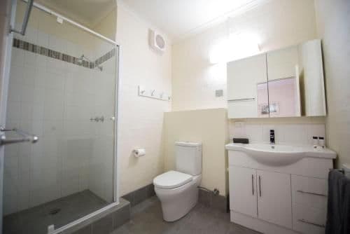 Family Room with Private Bathroom - Snow Gum