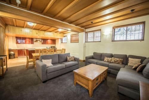 Three-Bedroom Apartment with Private Bathroom