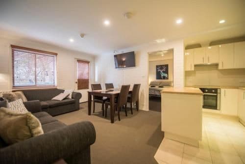 One-Bedroom Apartment with Private Bathroom