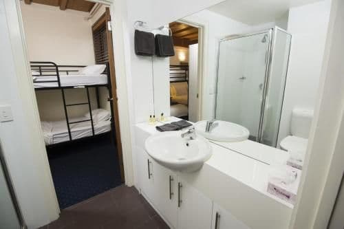 Three-Bedroom Apartment with Private Bathroom