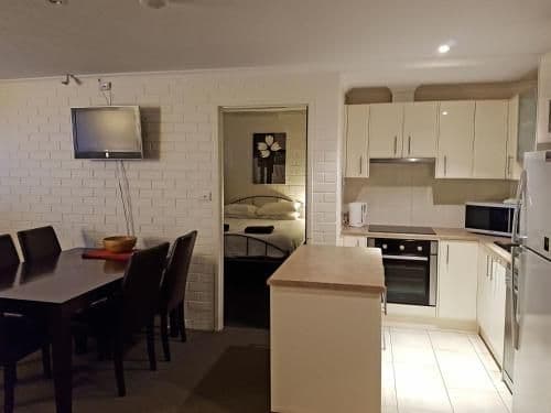 One-Bedroom Apartment with Private Bathroom
