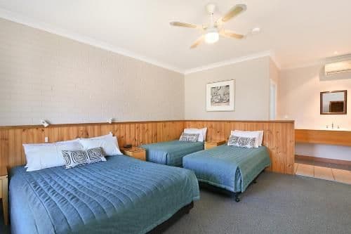 Deluxe Family Room