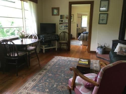 One-Bedroom Blue Cottage