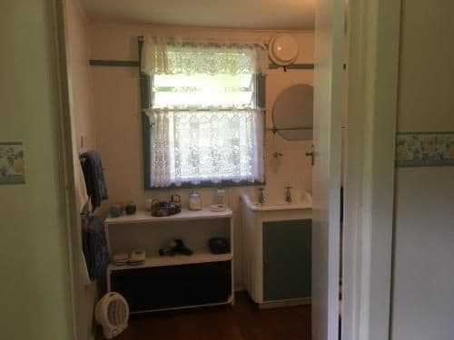 One-Bedroom Blue Cottage