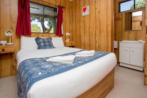 Budget Cabin with Bathroom