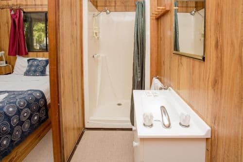 Budget Cabin with Bathroom