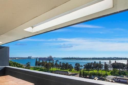 Two-Bedroom Apartment with Harbour View and Balcony