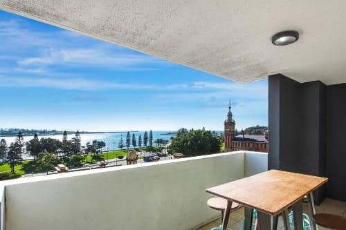Two-Bedroom Apartment with Harbour View and Balcony