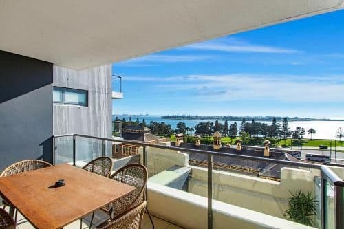 Two-Bedroom Apartment with Harbour View and Balcony
