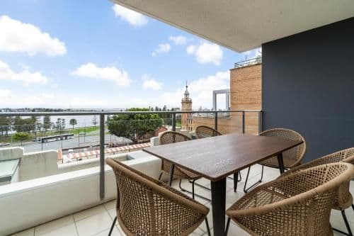 Two-Bedroom Apartment with Harbour View and Balcony