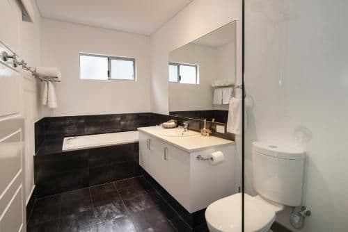 Studio with Spa Bath