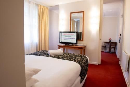 Deluxe Suite with Spa Bath