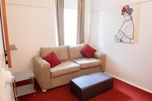 Deluxe Queen Suite
