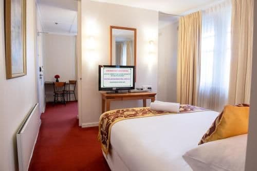 Deluxe Suite with Spa Bath
