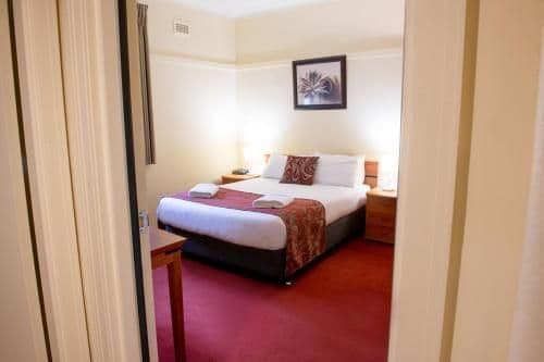 Deluxe Queen Suite