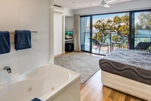 2 bedroom Sea View apartment 14