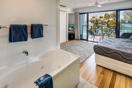 2 bedroom Sea View apartment 14
