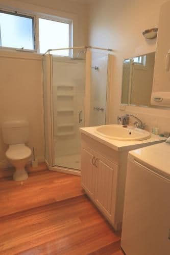 Two-Bedroom Cottage - 7 Main Road