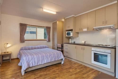 Superior Queen Chalet