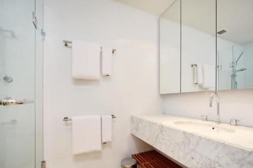 One-Bedroom Apartment - Realm Park 39