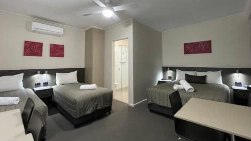 Deluxe Family Room