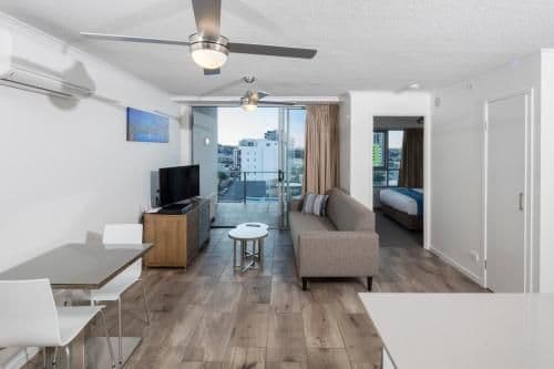One-Bedroom Apartment - Governor