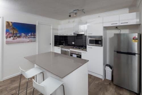 One-Bedroom Apartment - Governor