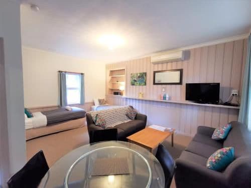 One-Bedroom Apartment with Spa Bath - 5
