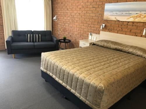 Standard Queen Room