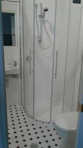 Deluxe Queen Room with Shower
