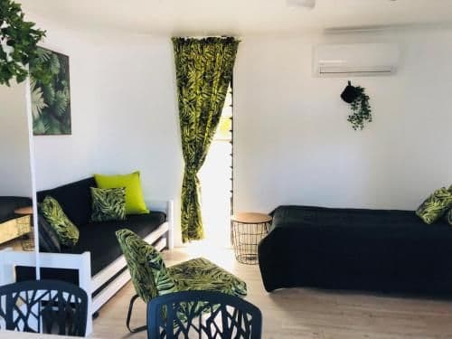 One- Bedroom Garden-view Bungalow