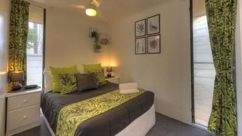 One- Bedroom Garden-view Bungalow