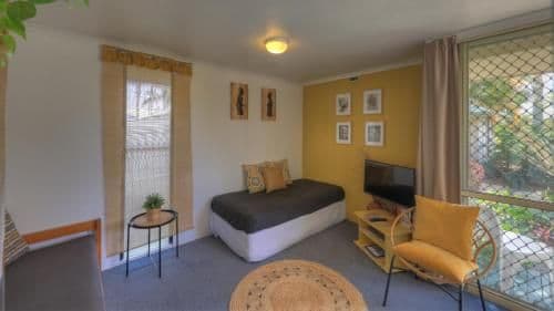 One- Bedroom Garden-view Bungalow
