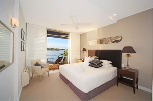 Apartment with Lake View