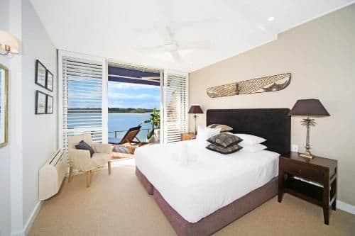 Apartment with Lake View