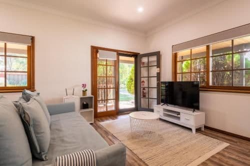 One-Bedroom Cottage - Husky