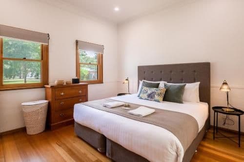 Deluxe Cottage - Greenfield
