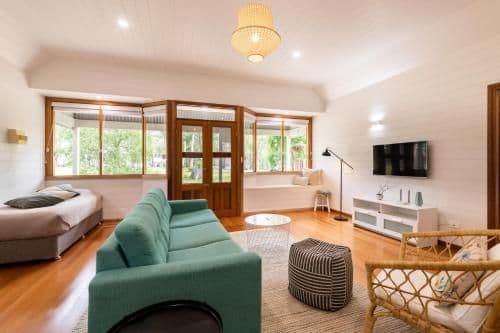 Deluxe Cottage - Greenfield