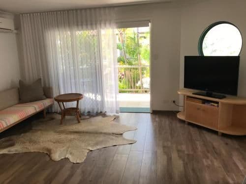 One-Bedroom Apartment - Poolview