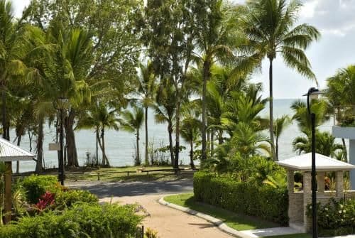 Four-Bedroom House - Beachcomber