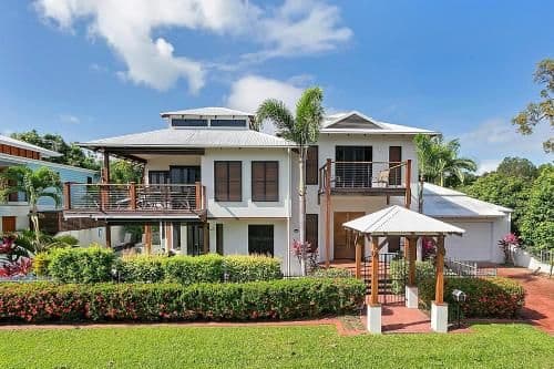Four-Bedroom House - Beachcomber