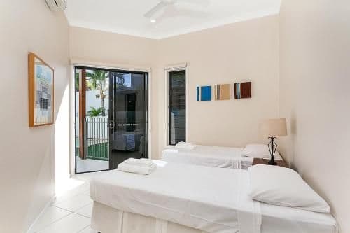 Four-Bedroom House - Beachcomber