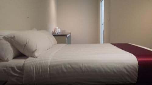 Queen Room with Spa Bath