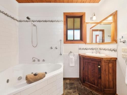 Rainbow Cottage - 2 Bedroom