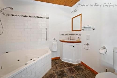Sugarloaf Cottage - 2 Bedroom Premium