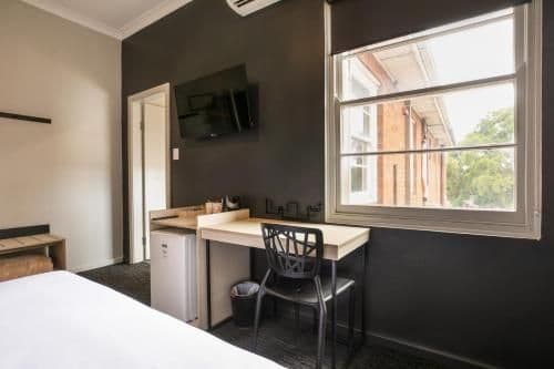 Studio with Queen Bed
