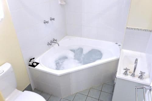 Two-Bedroom Villa with Spa Bath