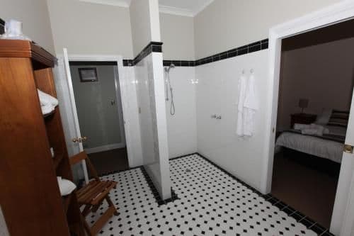 Suite 3