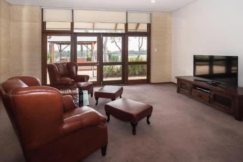 Four-Bedroom Lodge